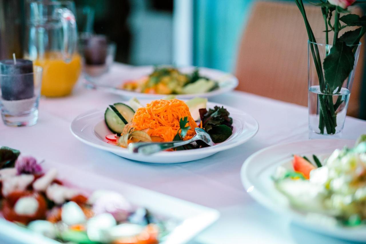 Hotel Restaurant Felix Bensheim Bagian luar foto