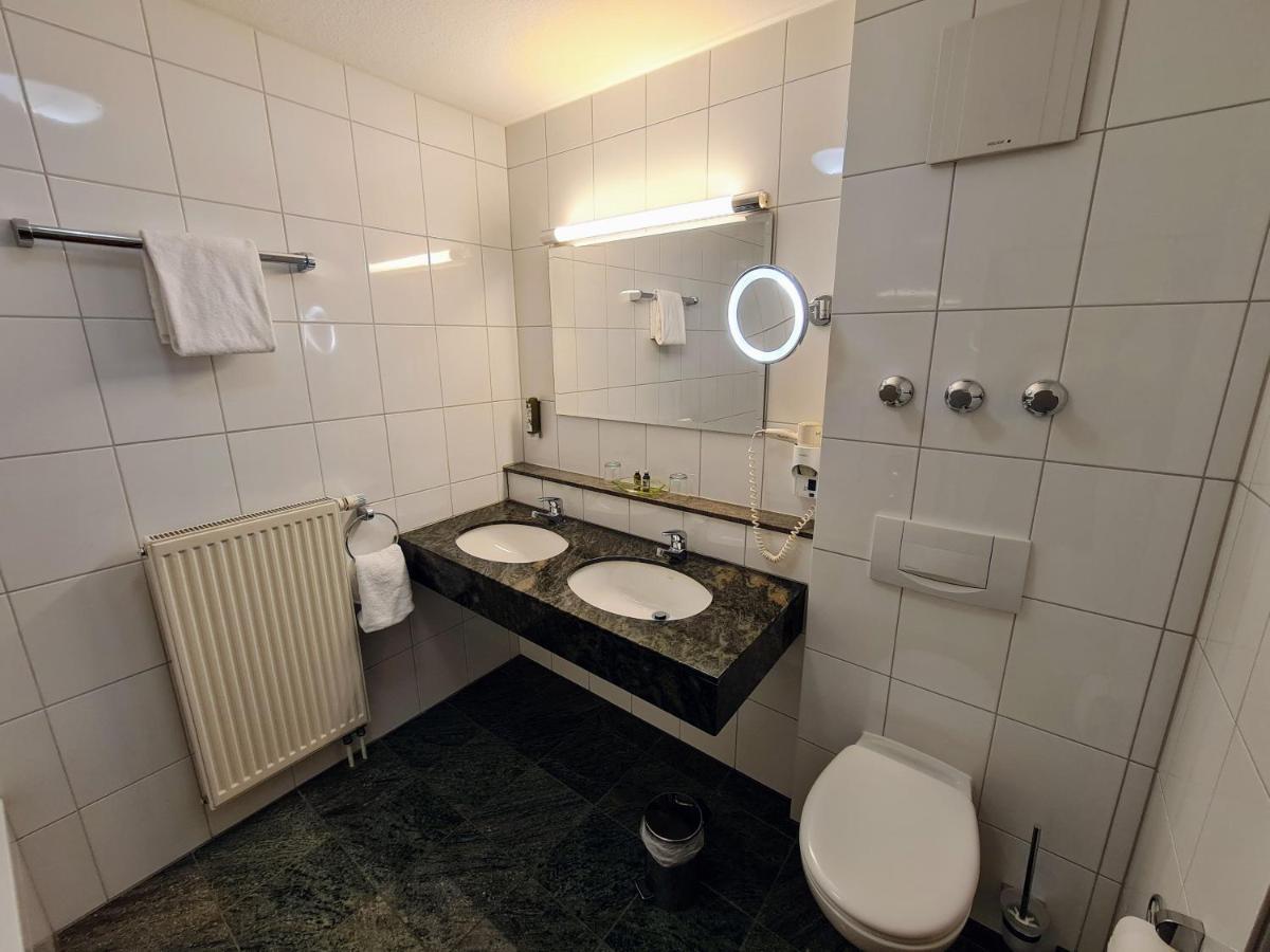 Hotel Restaurant Felix Bensheim Bagian luar foto